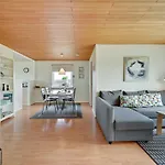 Holmger - 500m From The Sea By Interhome Nyaraló