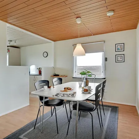 Holiday home Holmger - 500m From The Sea In Funen By Interhome